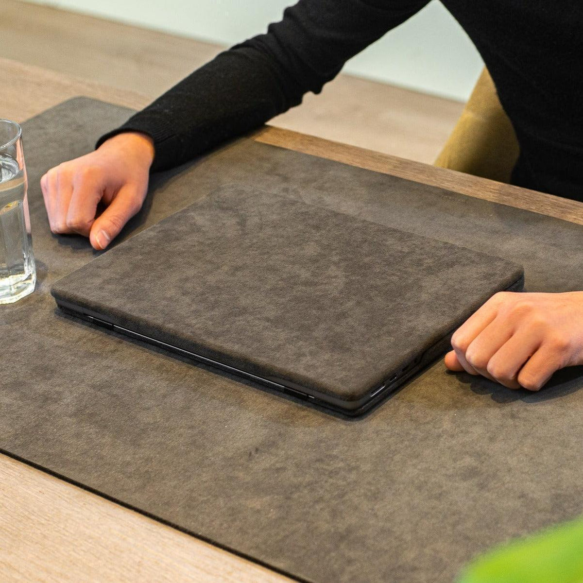 Alcantara MacBook Air Cover - For 15 inch (2023 M2 - 2025 M4) - Space Grey