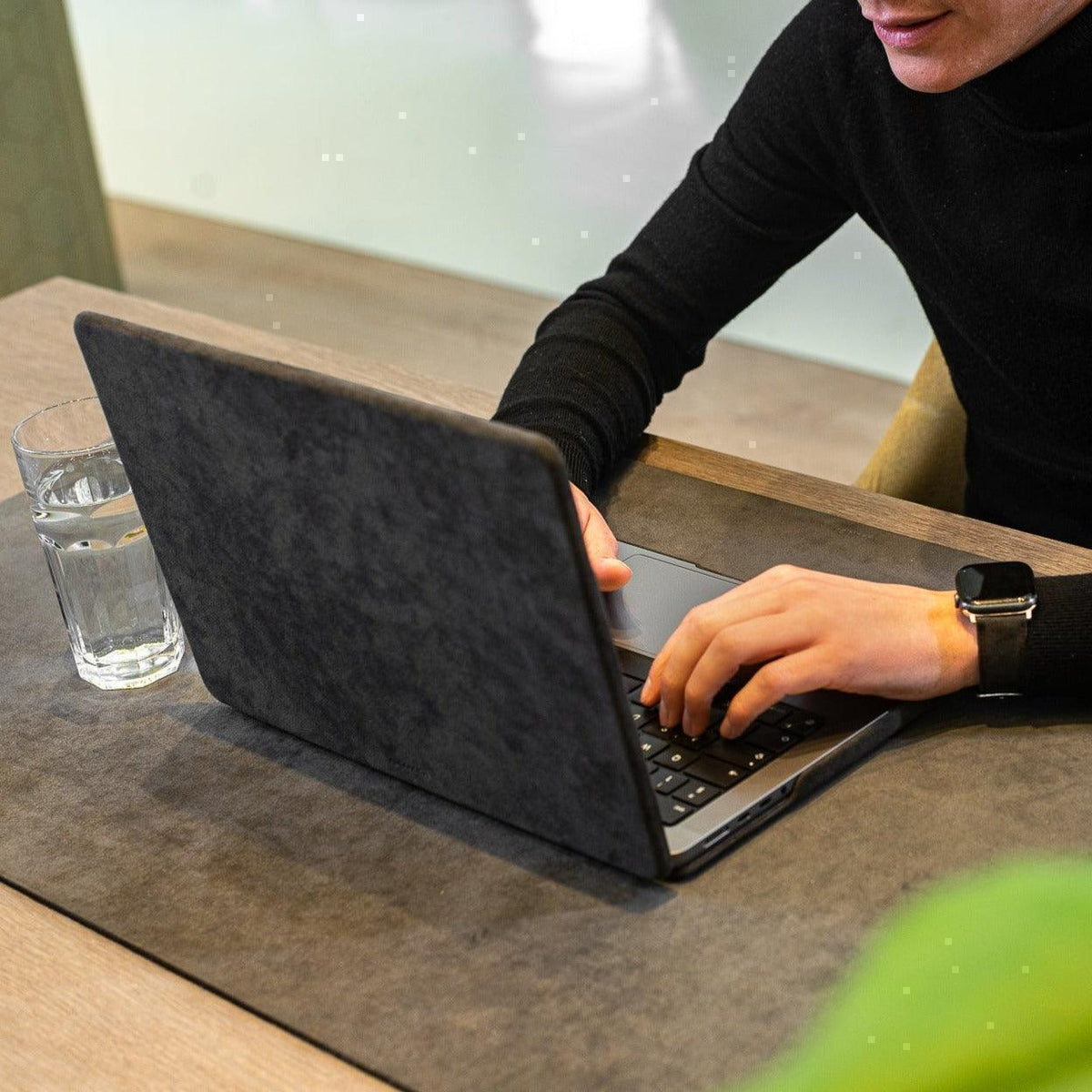 Alcantara MacBook Pro & Pro Max Cover - For 14 inch (2021-2025) - Space Grey